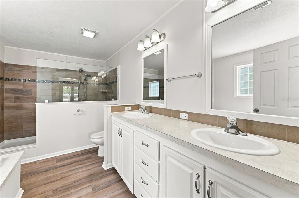 For Sale: $305,000 (3 beds, 2 baths, 2108 Square Feet)