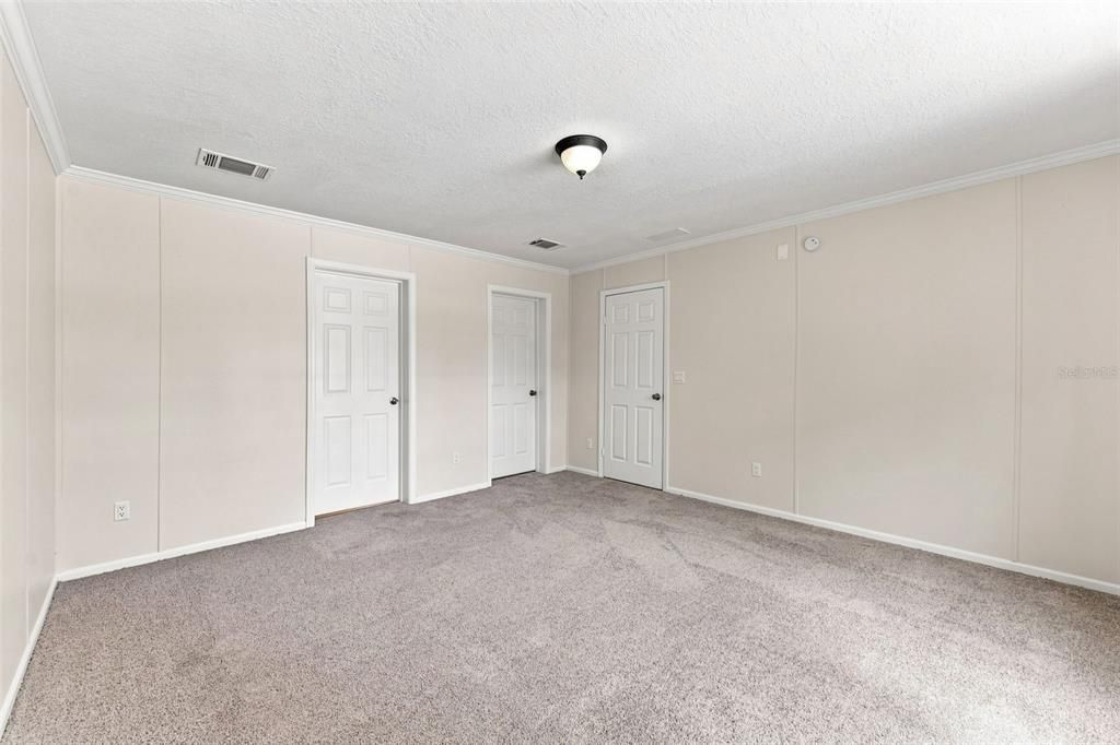 For Sale: $305,000 (3 beds, 2 baths, 2108 Square Feet)