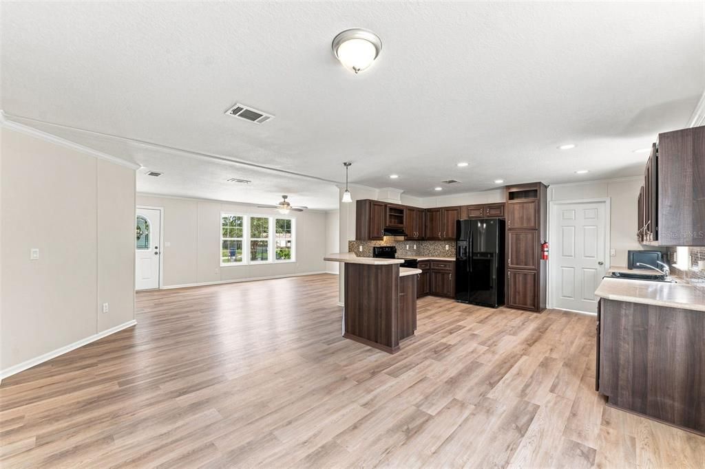 For Sale: $305,000 (3 beds, 2 baths, 2108 Square Feet)
