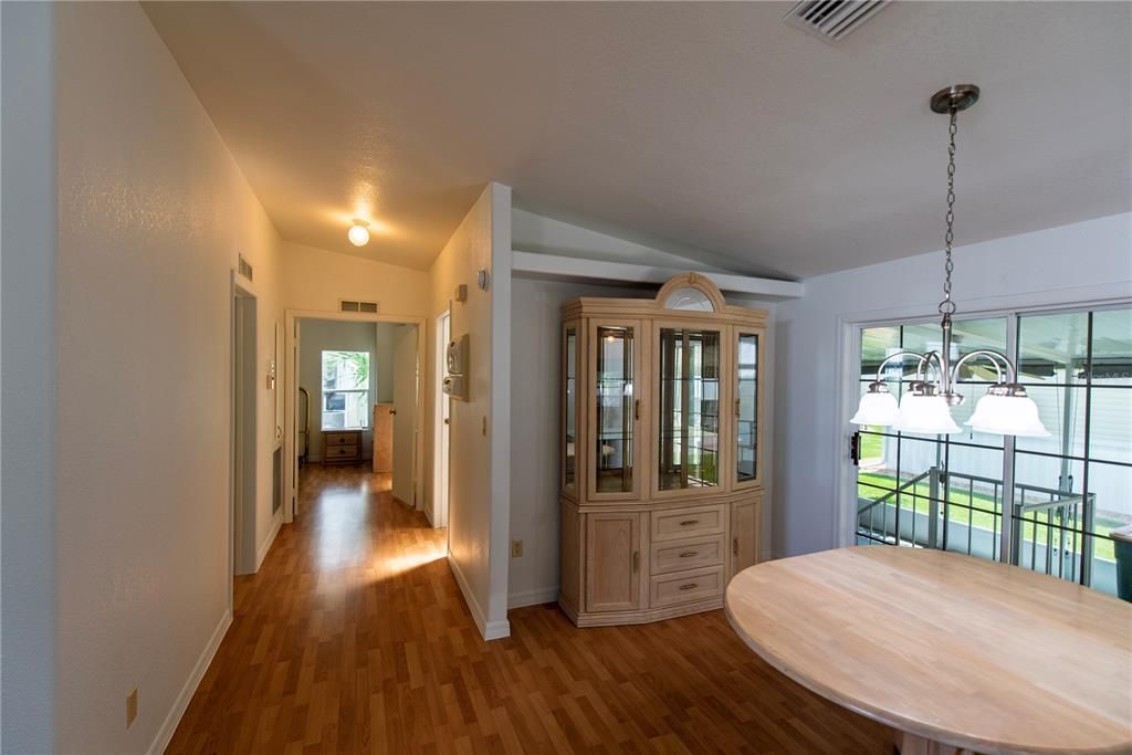 На продажу: $155,000 (2 спален, 2 ванн, 1320 Квадратных фут)