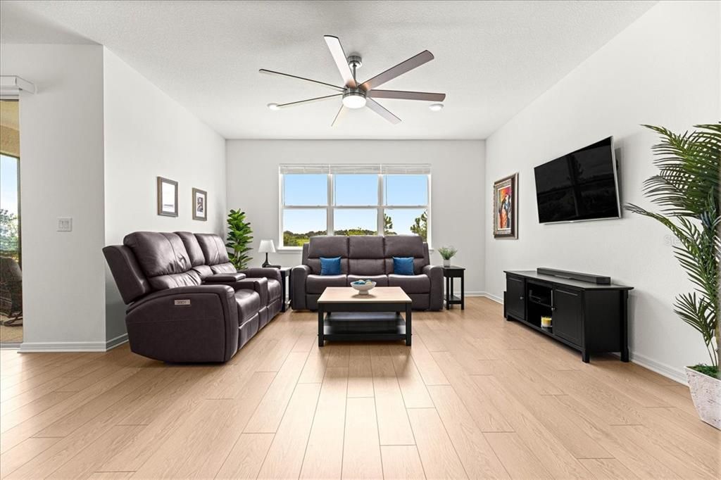 For Sale: $384,000 (4 beds, 2 baths, 1853 Square Feet)