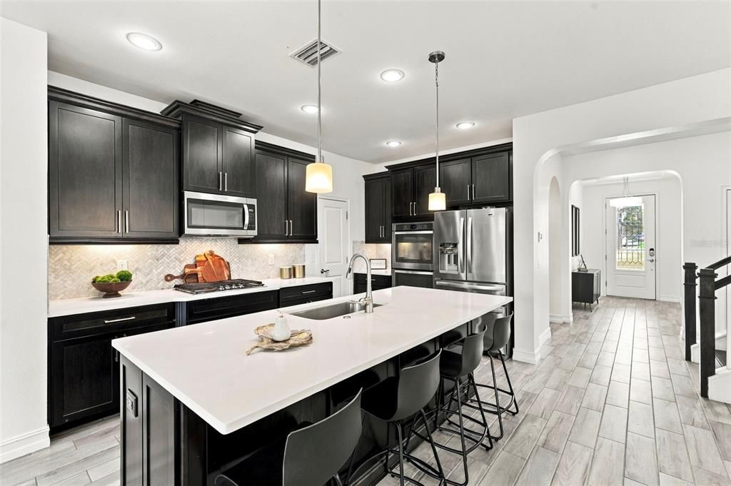 En Venta: $675,000 (4 camas, 3 baños, 2855 Pies cuadrados)