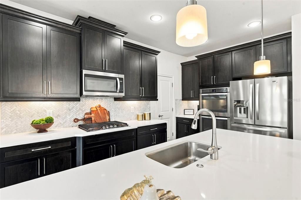 En Venta: $675,000 (4 camas, 3 baños, 2855 Pies cuadrados)