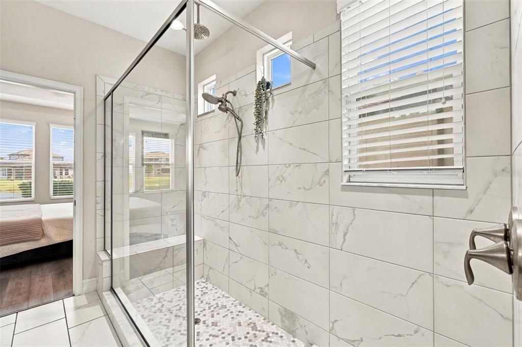En Venta: $675,000 (4 camas, 3 baños, 2855 Pies cuadrados)
