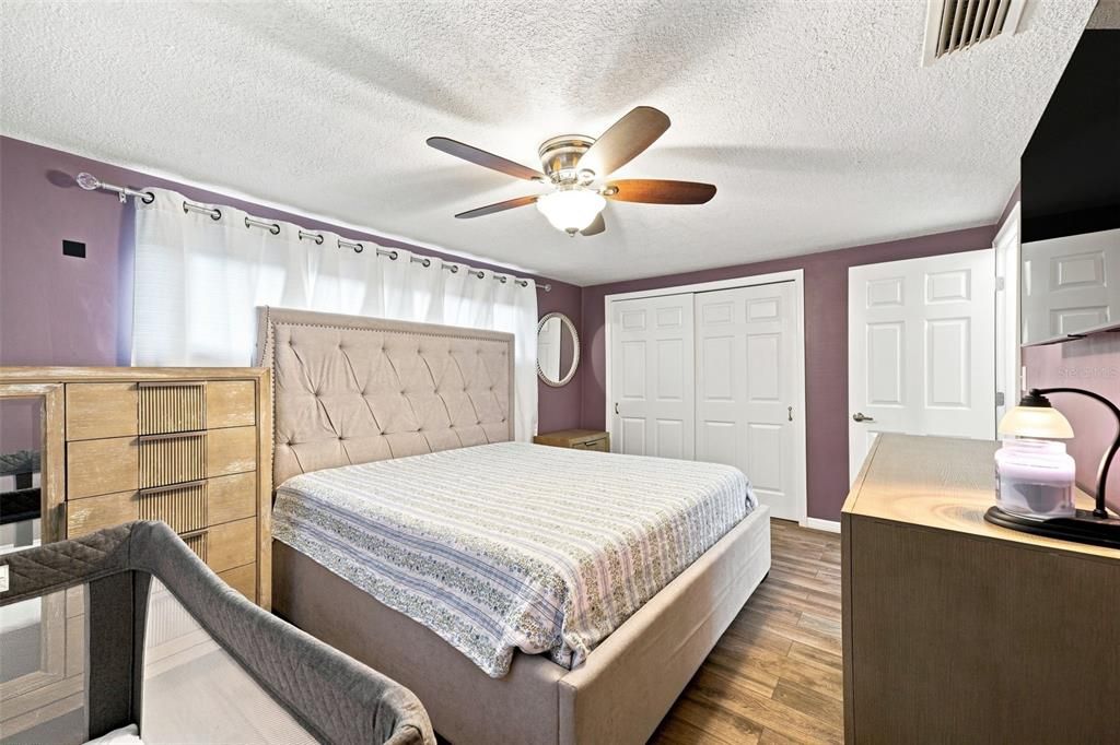 For Sale: $240,000 (2 beds, 2 baths, 1168 Square Feet)