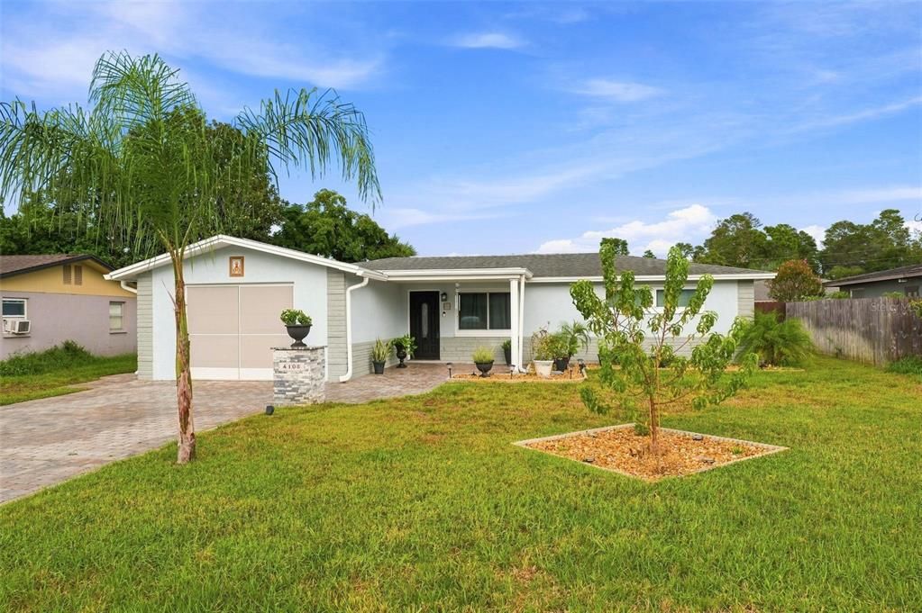 For Sale: $240,000 (2 beds, 2 baths, 1168 Square Feet)