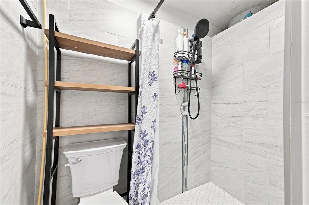 For Sale: $240,000 (2 beds, 2 baths, 1168 Square Feet)