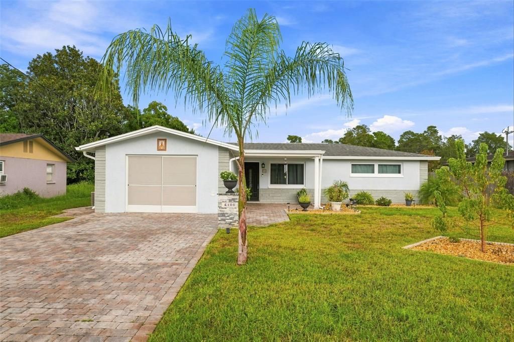 For Sale: $240,000 (2 beds, 2 baths, 1168 Square Feet)