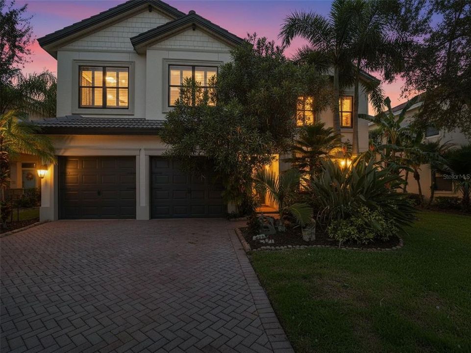 For Sale: $1,399,900 (6 beds, 6 baths, 5791 Square Feet)