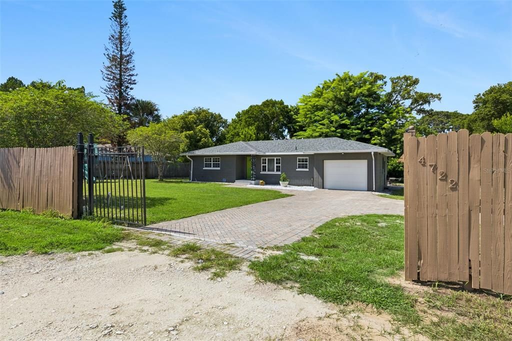 На продажу: $329,000 (3 спален, 2 ванн, 1353 Квадратных фут)