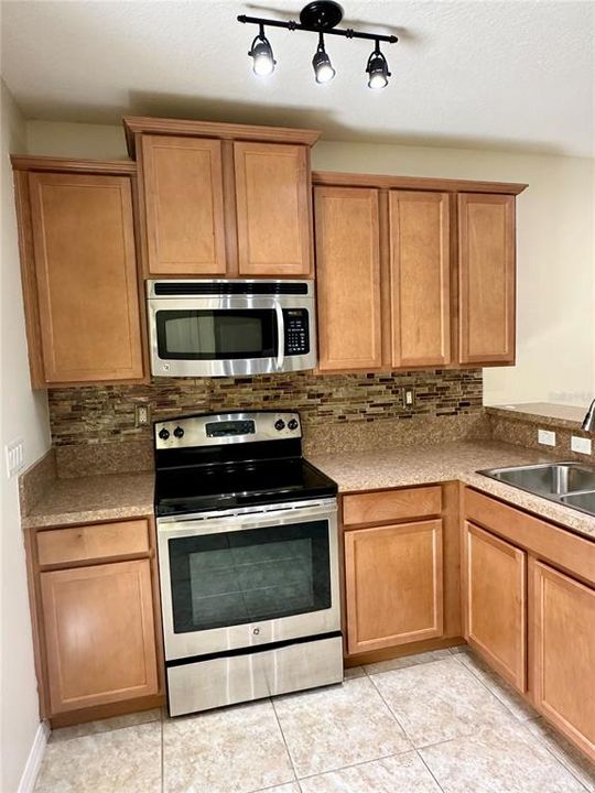 В аренду: $1,800 (2 спален, 2 ванн, 1144 Квадратных фут)