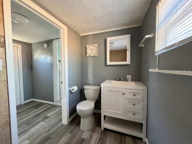 В аренду: $2,350 (4 спален, 2 ванн, 1511 Квадратных фут)
