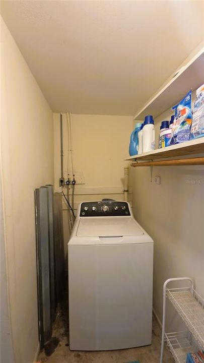 For Sale: $155,000 (2 beds, 2 baths, 884 Square Feet)