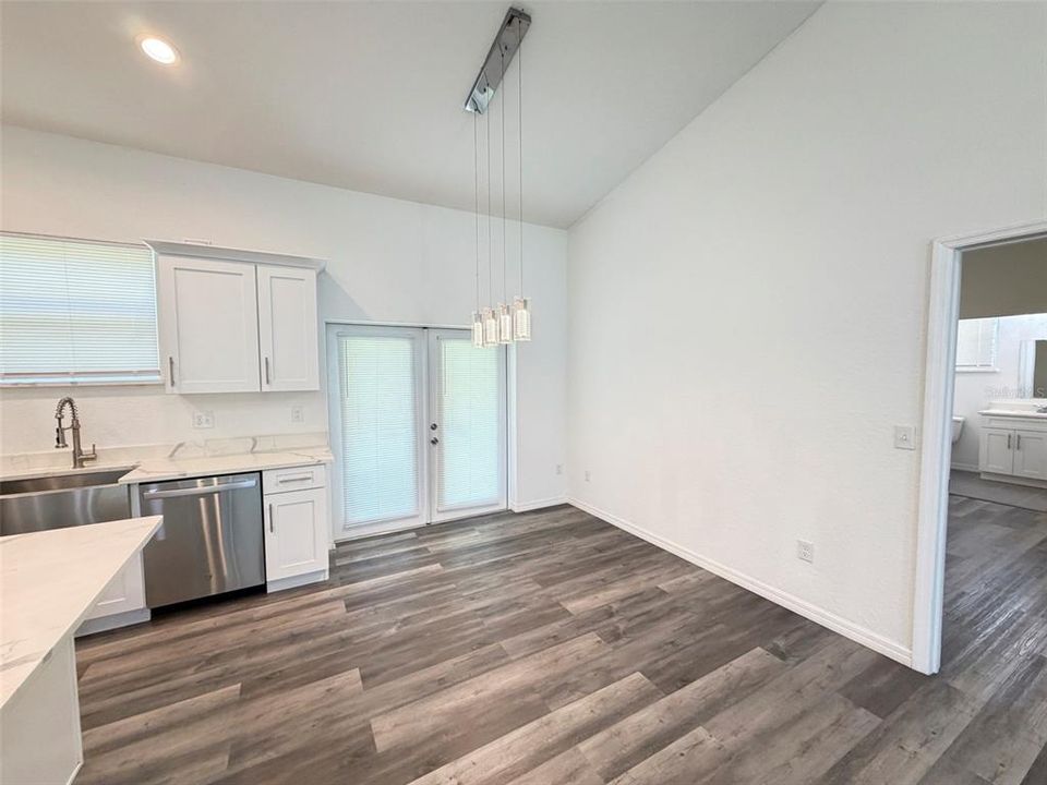 For Sale: $275,000 (3 beds, 2 baths, 1430 Square Feet)