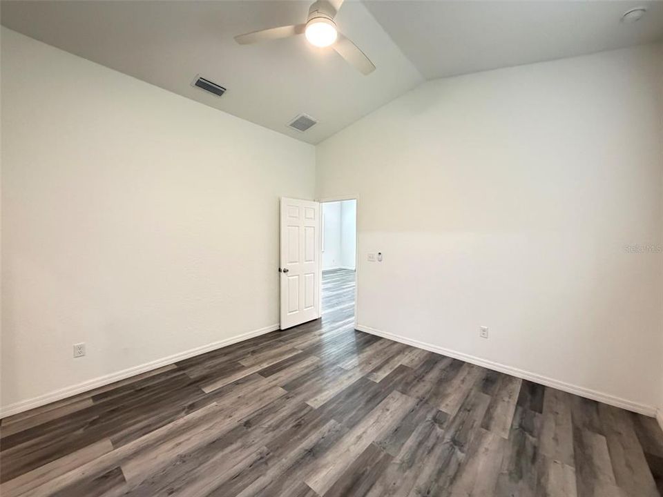 For Sale: $275,000 (3 beds, 2 baths, 1430 Square Feet)
