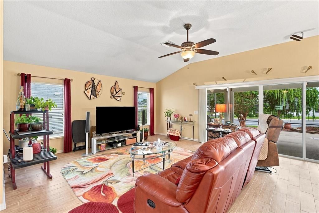 For Sale: $494,900 (3 beds, 2 baths, 1918 Square Feet)