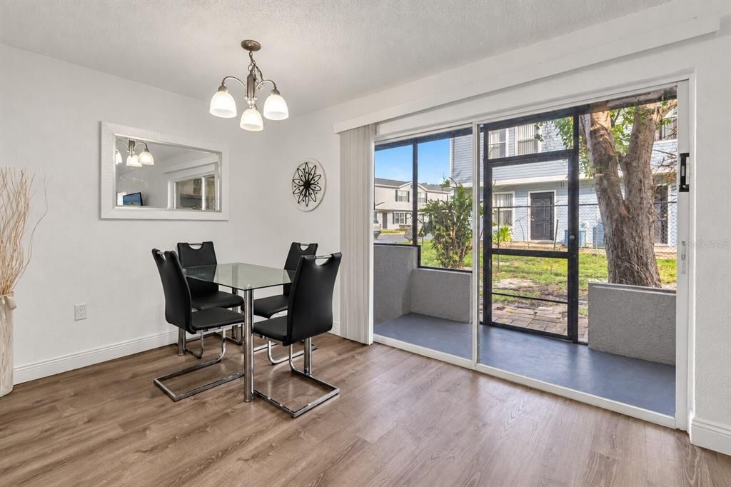 For Sale: $95,000 (2 beds, 2 baths, 976 Square Feet)