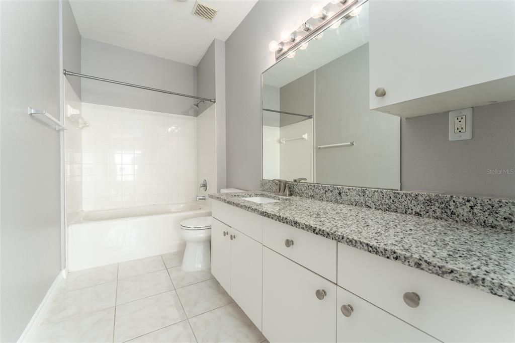 For Rent: $1,800 (2 beds, 2 baths, 1140 Square Feet)