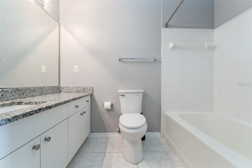 For Rent: $1,800 (2 beds, 2 baths, 1140 Square Feet)