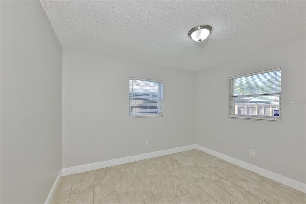 В аренду: $1,595 (2 спален, 1 ванн, 804 Квадратных фут)