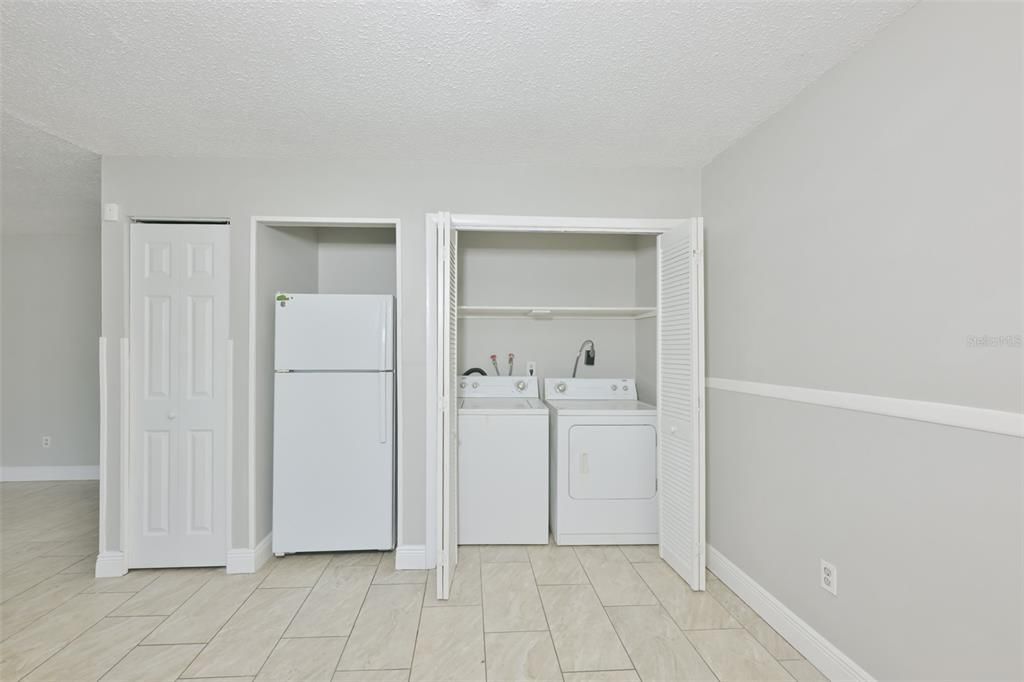 В аренду: $1,595 (2 спален, 1 ванн, 804 Квадратных фут)