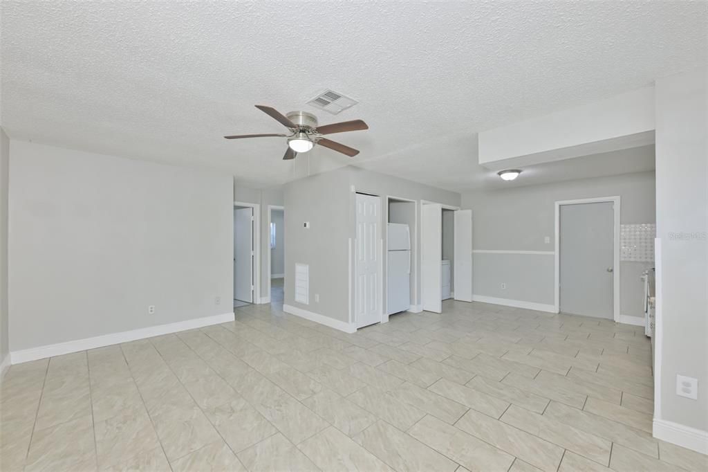 В аренду: $1,595 (2 спален, 1 ванн, 804 Квадратных фут)