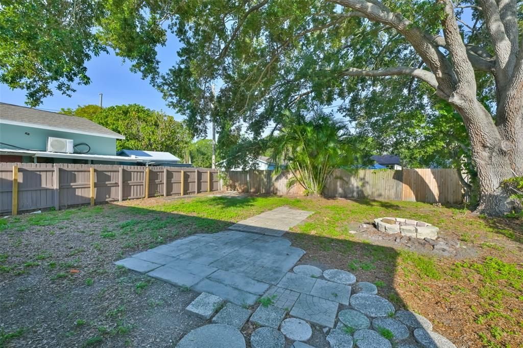 В аренду: $1,595 (2 спален, 1 ванн, 804 Квадратных фут)