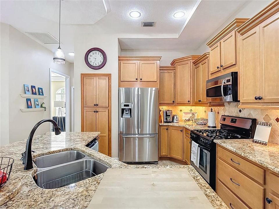 В аренду: $4,800 (4 спален, 3 ванн, 2201 Квадратных фут)