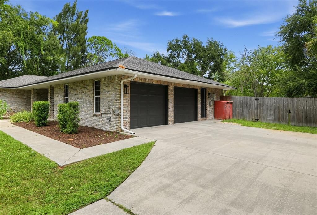 For Sale: $479,900 (3 beds, 3 baths, 1824 Square Feet)