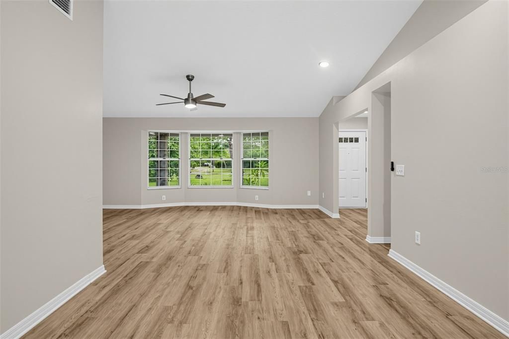 For Sale: $479,900 (3 beds, 3 baths, 1824 Square Feet)