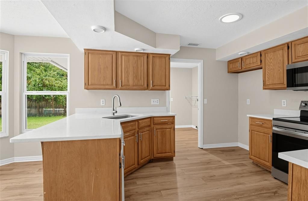 For Sale: $479,900 (3 beds, 3 baths, 1824 Square Feet)