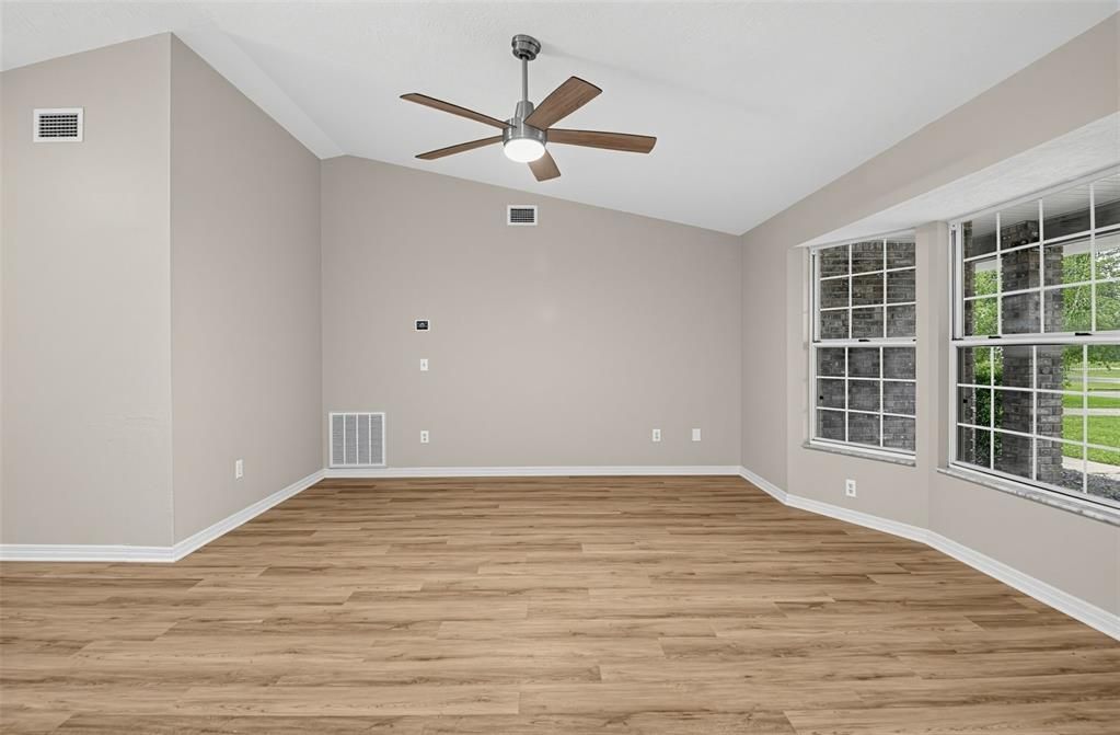 For Sale: $479,900 (3 beds, 3 baths, 1824 Square Feet)
