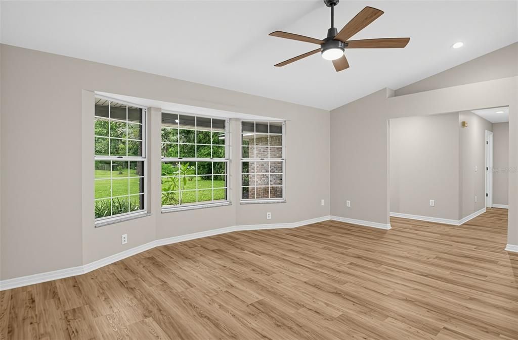 For Sale: $479,900 (3 beds, 3 baths, 1824 Square Feet)