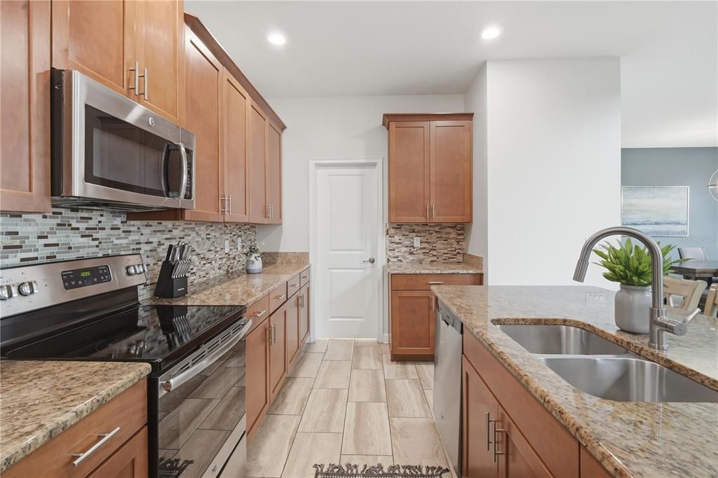 En Venta: $600,000 (5 camas, 5 baños, 3081 Pies cuadrados)