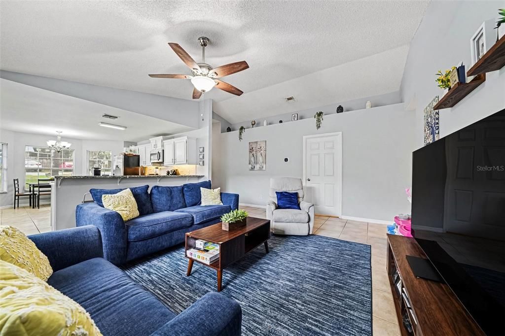 For Sale: $330,000 (3 beds, 2 baths, 1341 Square Feet)