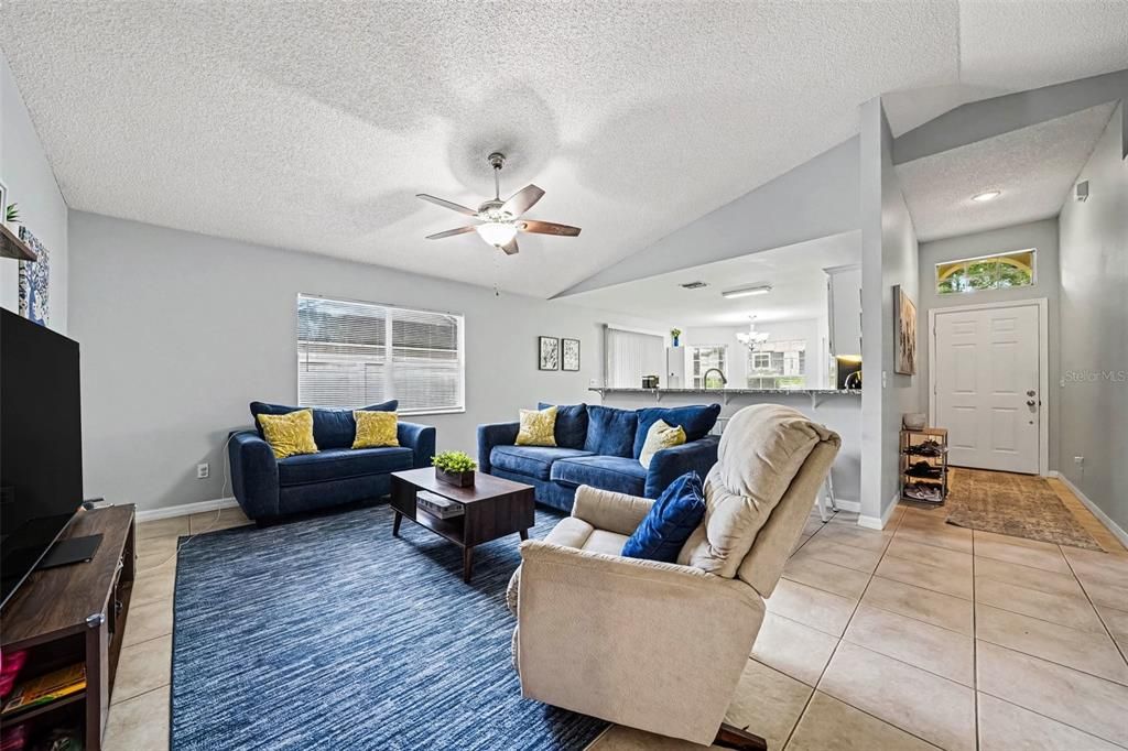 For Sale: $330,000 (3 beds, 2 baths, 1341 Square Feet)