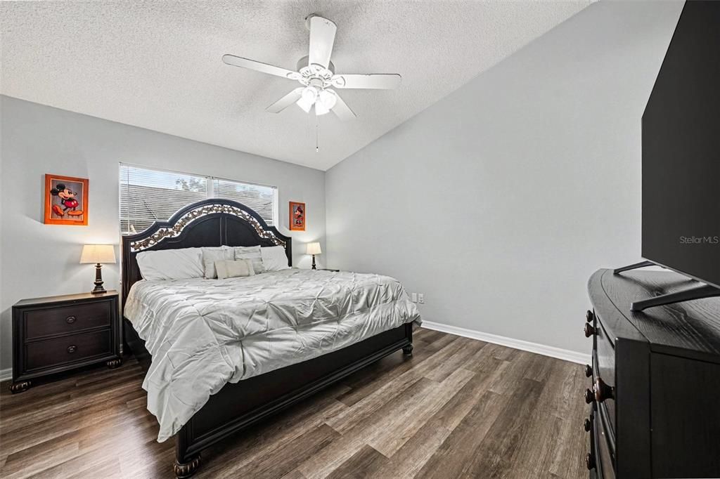 For Sale: $330,000 (3 beds, 2 baths, 1341 Square Feet)