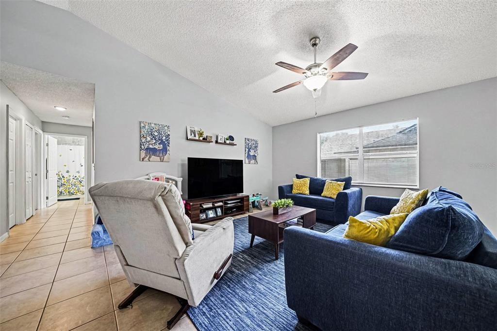For Sale: $330,000 (3 beds, 2 baths, 1341 Square Feet)