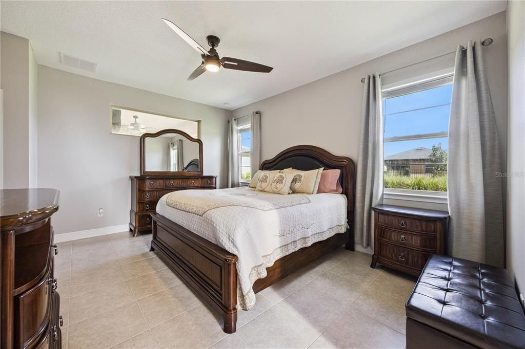 For Sale: $415,999 (4 beds, 3 baths, 1955 Square Feet)