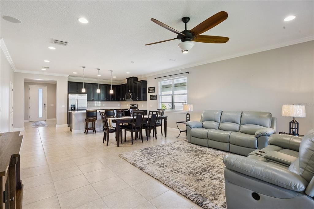 For Sale: $415,999 (4 beds, 3 baths, 1955 Square Feet)