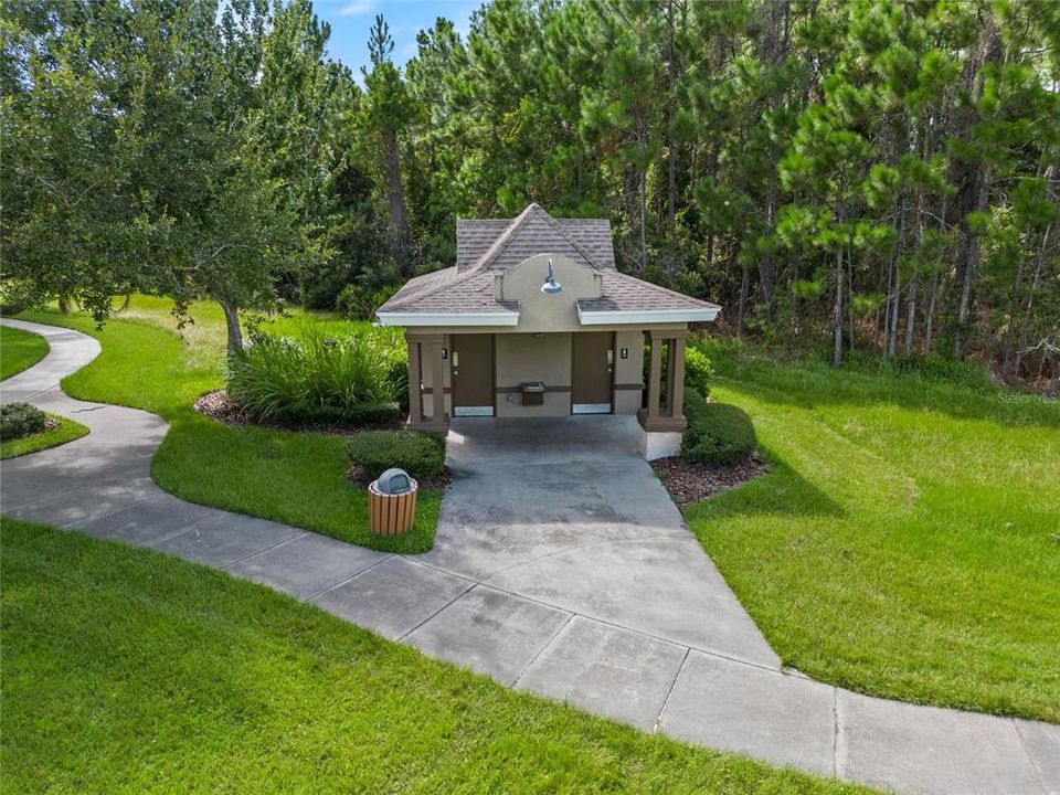 For Sale: $415,999 (4 beds, 3 baths, 1955 Square Feet)