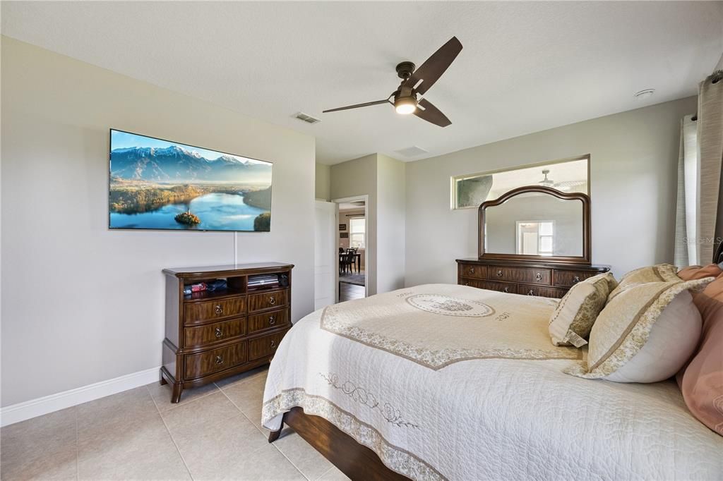 For Sale: $415,999 (4 beds, 3 baths, 1955 Square Feet)