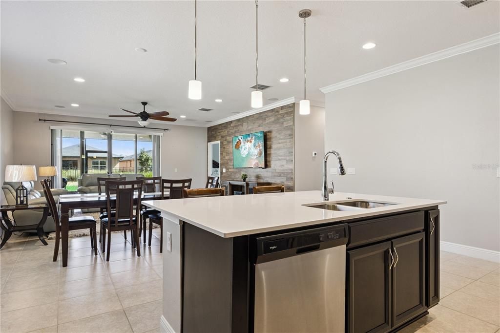 For Sale: $415,999 (4 beds, 3 baths, 1955 Square Feet)