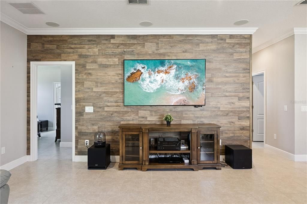 For Sale: $415,999 (4 beds, 3 baths, 1955 Square Feet)