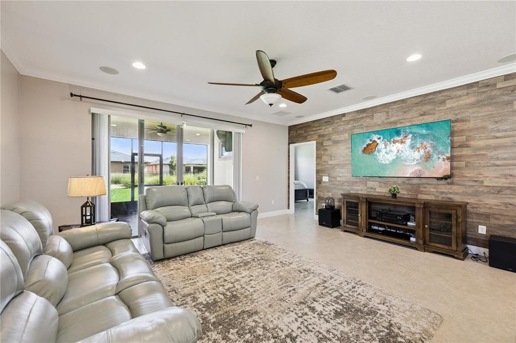 For Sale: $415,999 (4 beds, 3 baths, 1955 Square Feet)