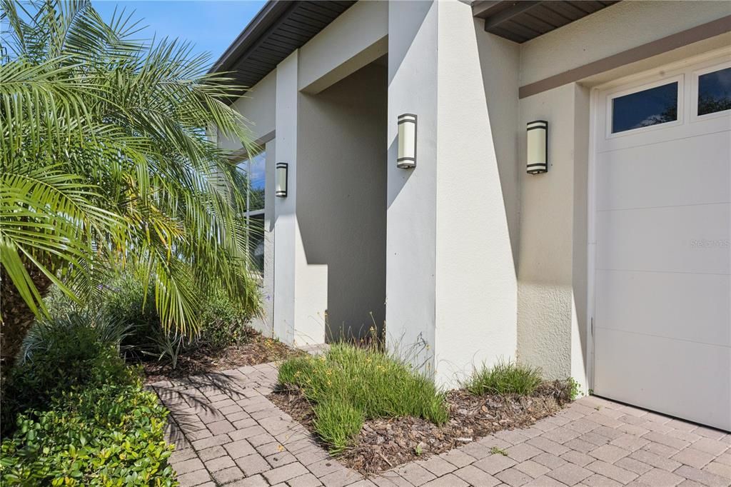 For Sale: $415,999 (4 beds, 3 baths, 1955 Square Feet)