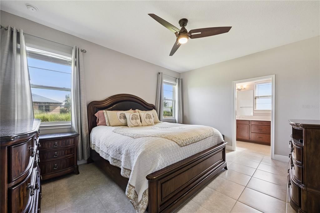 For Sale: $415,999 (4 beds, 3 baths, 1955 Square Feet)