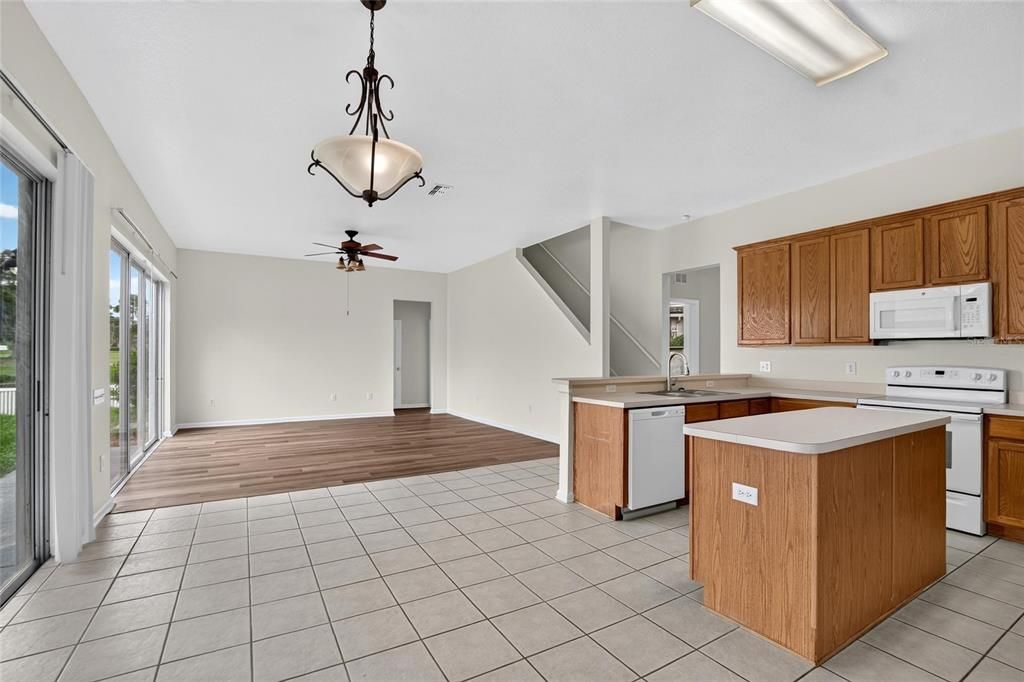For Sale: $425,000 (4 beds, 3 baths, 2996 Square Feet)