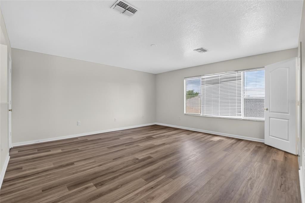 For Sale: $425,000 (4 beds, 3 baths, 2996 Square Feet)