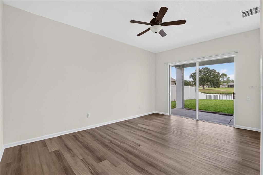 For Sale: $425,000 (4 beds, 3 baths, 2996 Square Feet)